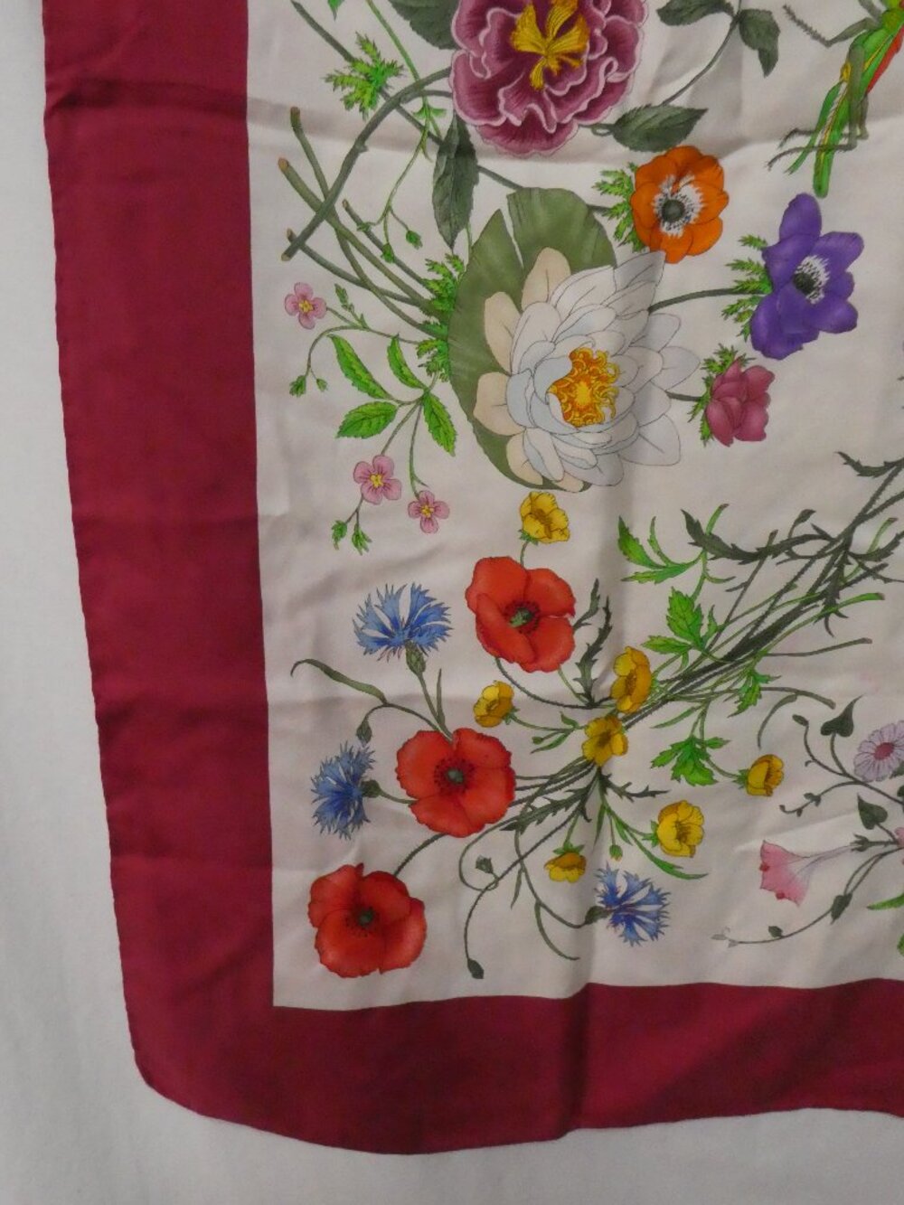 Vintage GUCCI Flora Silk Scarf Vittorio Accornero Burgundy Red Border - Picture 11 of 15